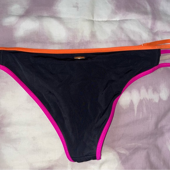 Women’s Victoria’s Secret Colorblock Contrast Bikini Set - Picture 9 of 13